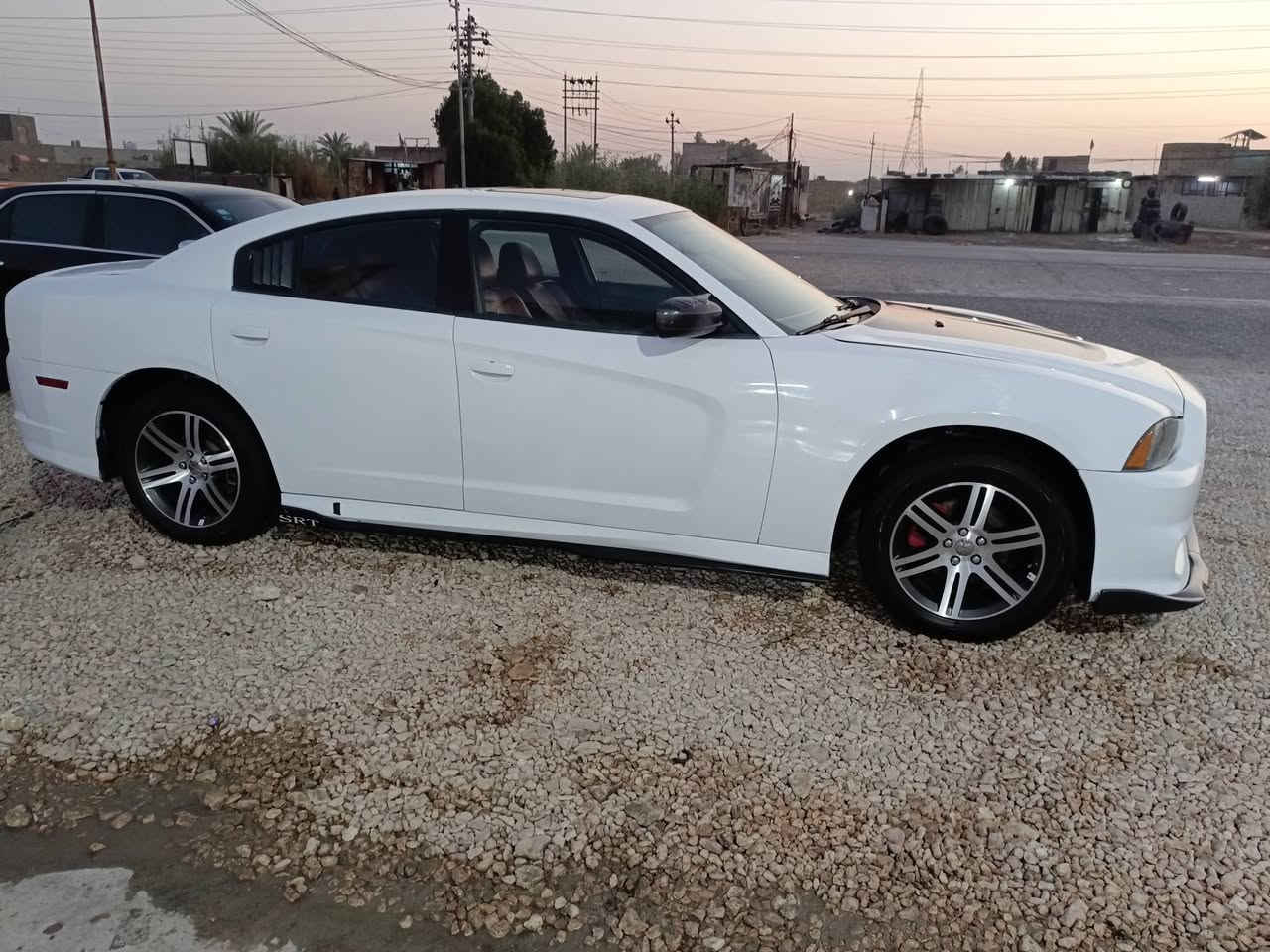 السلام عليكم جارجر 11فول 1علئ1 بيها منضومت غاز  بيها ضعف بل تور باين مكينه 3600برغي ما مفتوح بيها اكسن جديد  حداديه جديده بسمي مداور وين ما تريد سنويه ال2031هزه جديده مكاني ديوانيه ***********
