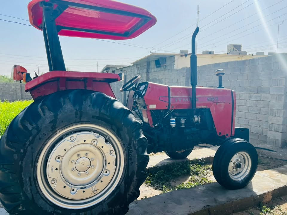 مرحبا 
جرار زراعيه إيراني موديل 2013 فول  نظافه  مكفوله رقم بغداد انكليزي تحويل مباشر جاهزه من كلشي هاتف الاتصال ***********
