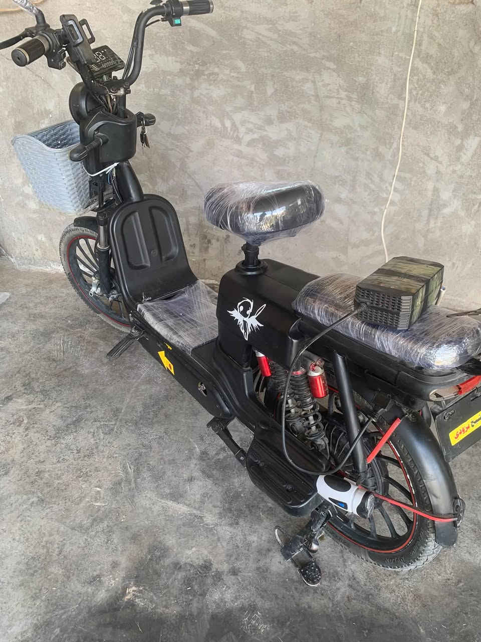 🛵 موطور شحن للبيع
🔋 البطارية فوق النص
⚙️ الموطور بحالة جيدة
💰 السعر: 170 ألف دينار
🤝 بيه مجال بسيط بالسعر

📞 للتواصل: ***********
📍 الموقع: الضلوعية

