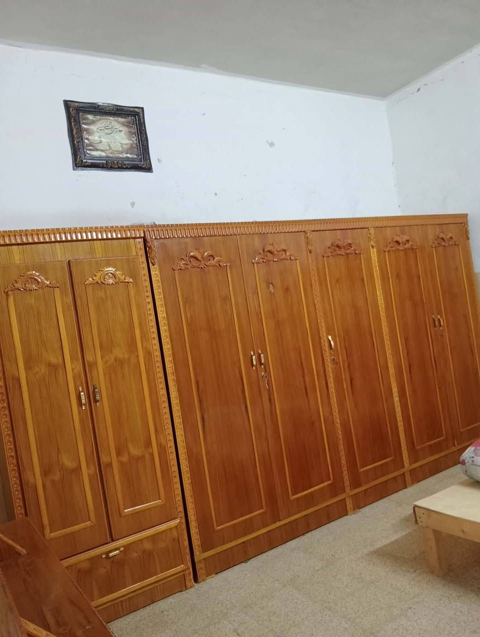 سلام عليكم غرفه للبيع شغل عراقي درجه ولى كامل غرضها موجوده خدش مابيها حيل نضيفه السعر 700 الف بيها مجال عنوان موصل جديده ***********
