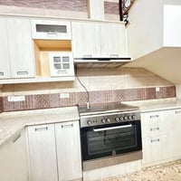 للبيع للبيع !! اغراض مطبخ كاملة  ثلاجة هيتاشي بابين بيها براد ماء وشاش...