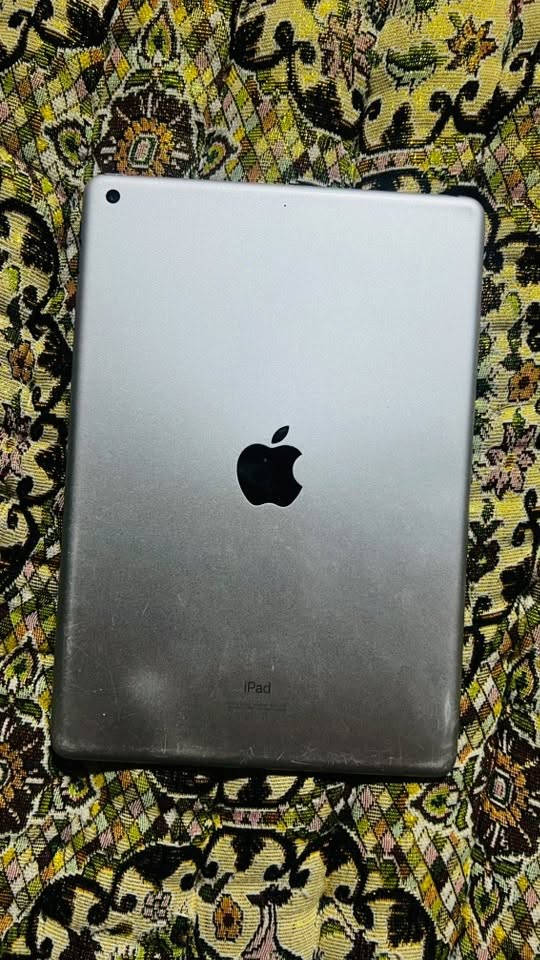 ايباد 8 ذاكره 128 ايباد كلش نضيف 📱
بالشحن تنسا ميصرف يطول عندك 🔋
شرط ممبدل بي اي شي ويا كارتون بس🗄️
سعره 190 وبي مجال للشراي 
***********
