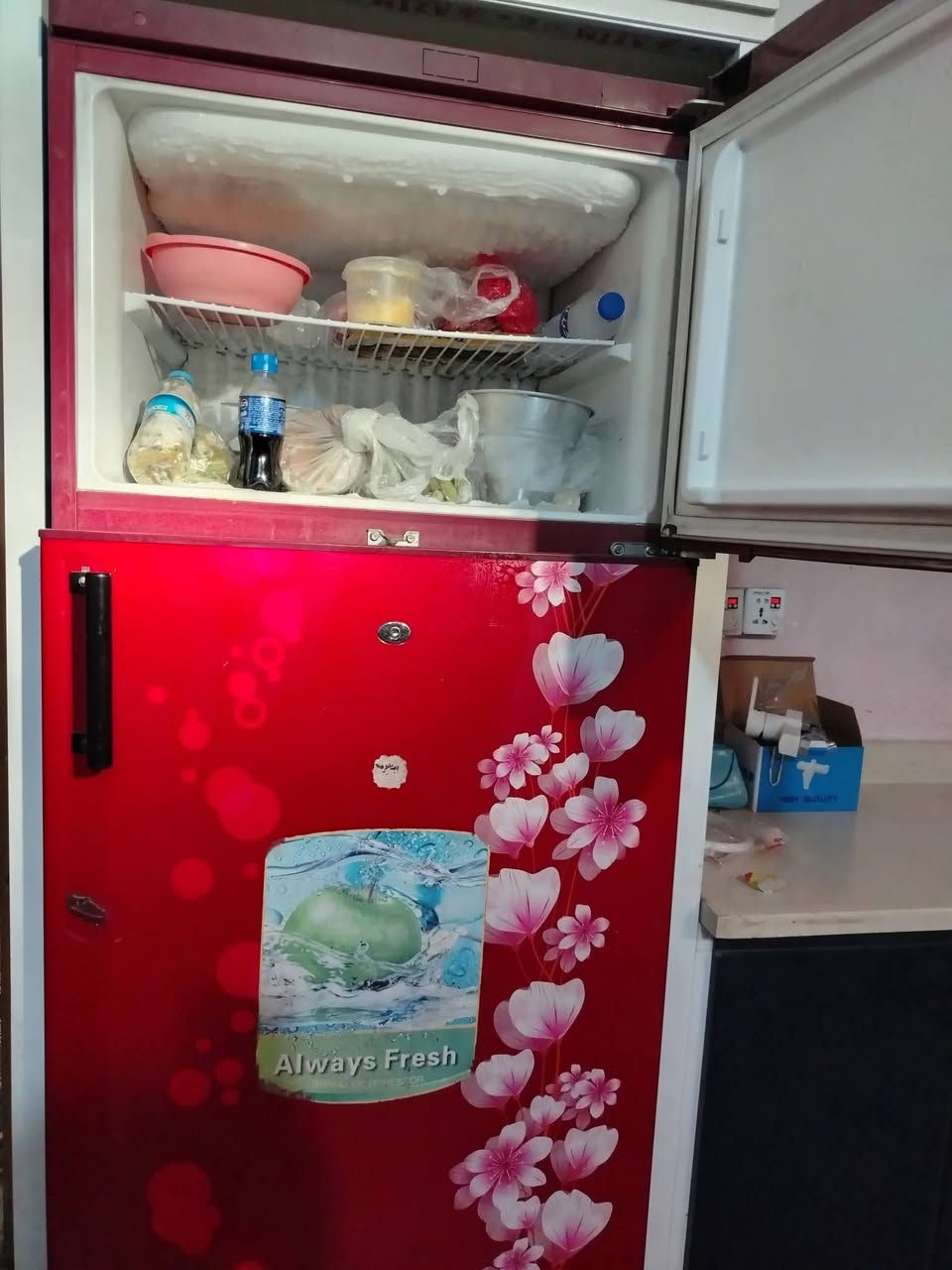 سبلت كنتوري ٣طن أمريكي يورك  منقص بس غاز ***********
وثلاجه تجميد فول ثلاجه ٢٠٠ وسبلت ٥٠٠
