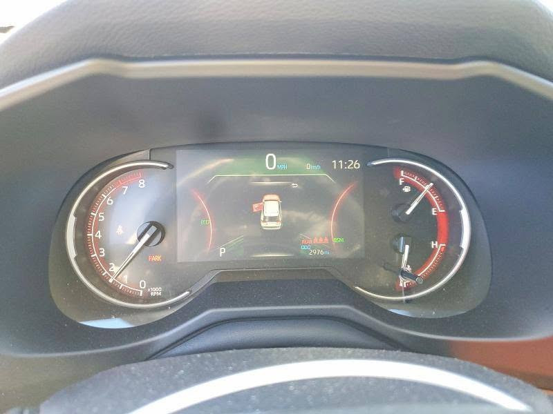 راف فور XLE • ٢٠٢٥ • بدون كمرك