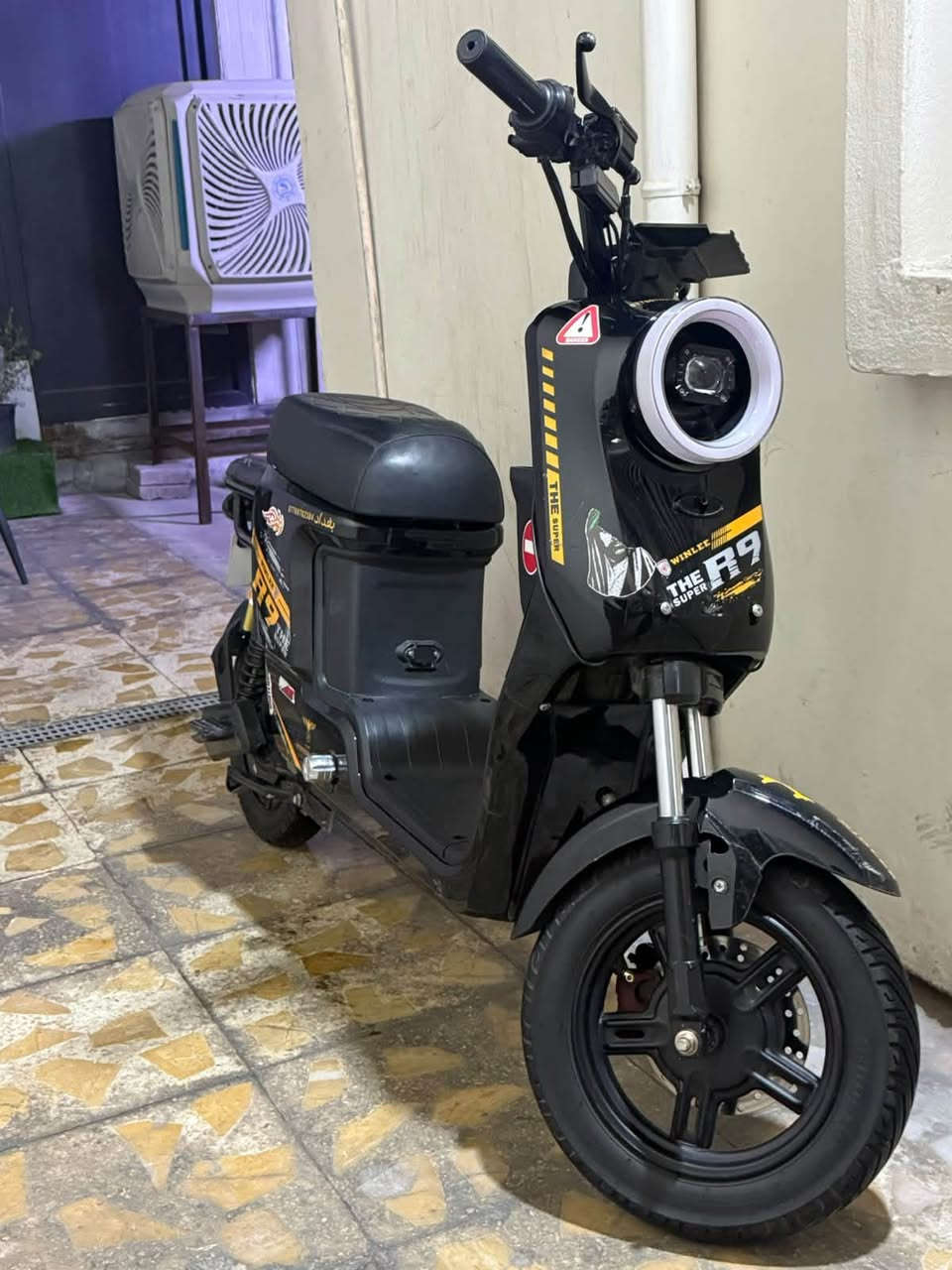 R9 • ٥ بطاريات • ١٢٠٠ واط