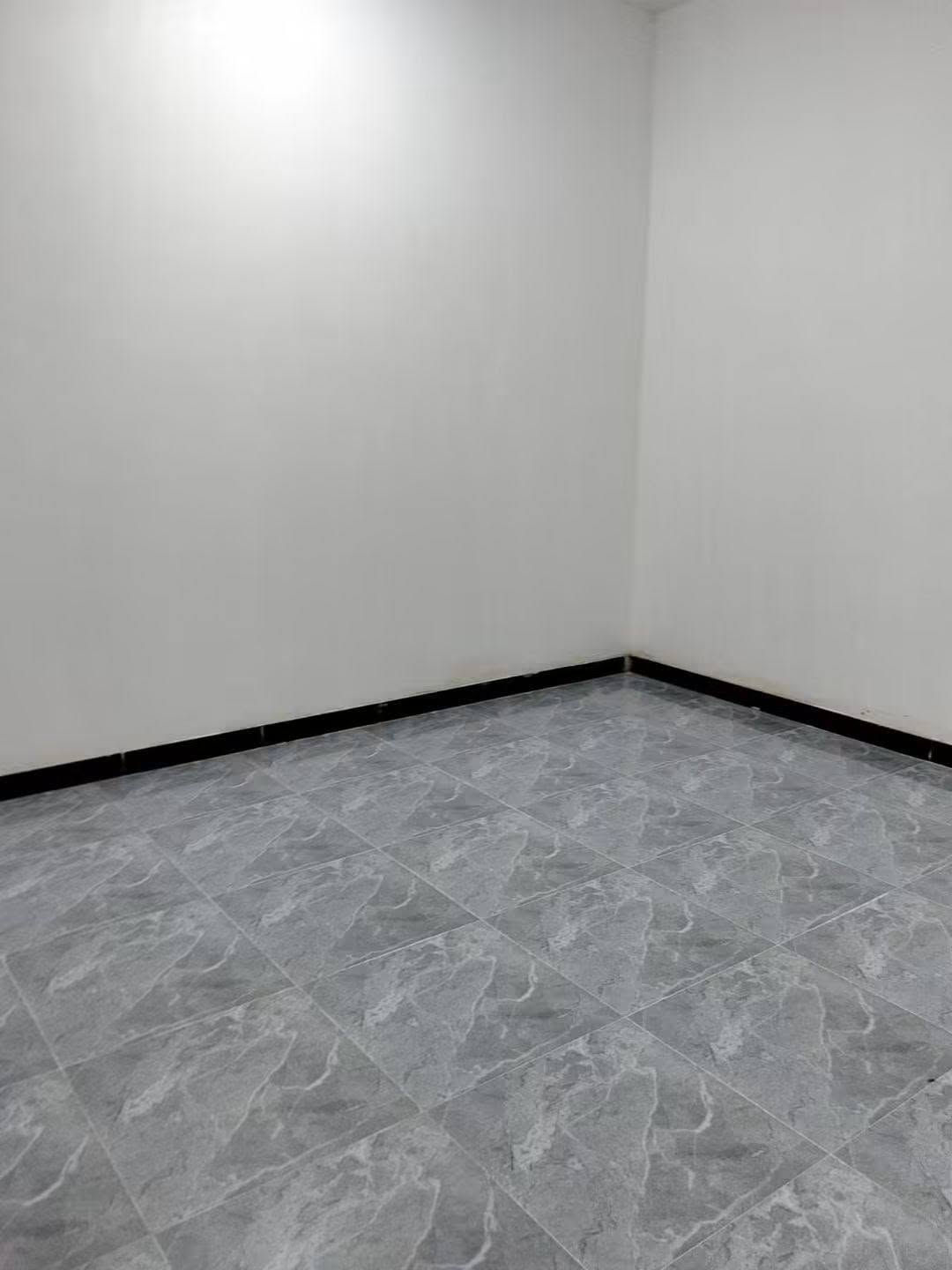 السلام عليكم مشتمل للبيع الشارع 20 المساحه 125 السعر 85 تواصل بالروم *********** ***********
