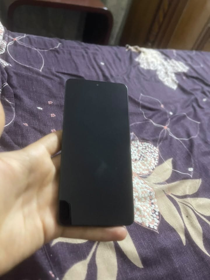 بوكو x6 pro 5G للبيع مستعمل ذاكره 512 رام 12 جهاز نضيف مثل ما موضح بلصور ومكفول من سماعات وسبيكر ومكفول من صيانه سعر جهاز ٢٧٥ الف بي مجال بسيط للطيبين

مكاني البياع للتواصل واتساب ***********
