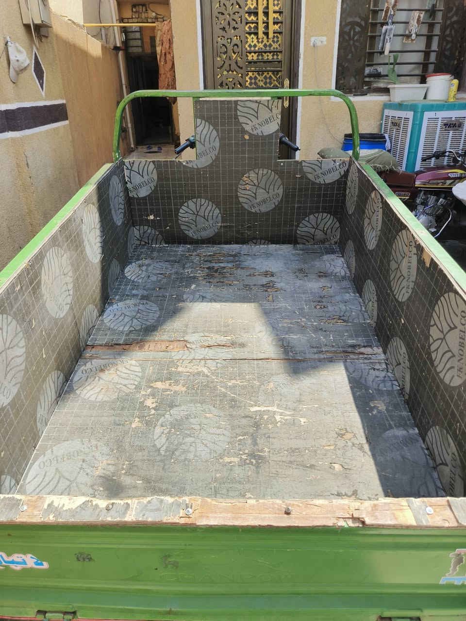 السلام عليكم ستوته لبيع مديل 21 اوراق اصولي كلشي بيه شغل سلف هندر كهربيات كله شغاله سعر خاص مكاني كربلاء حي الغدير رقم الهاتف ***********
