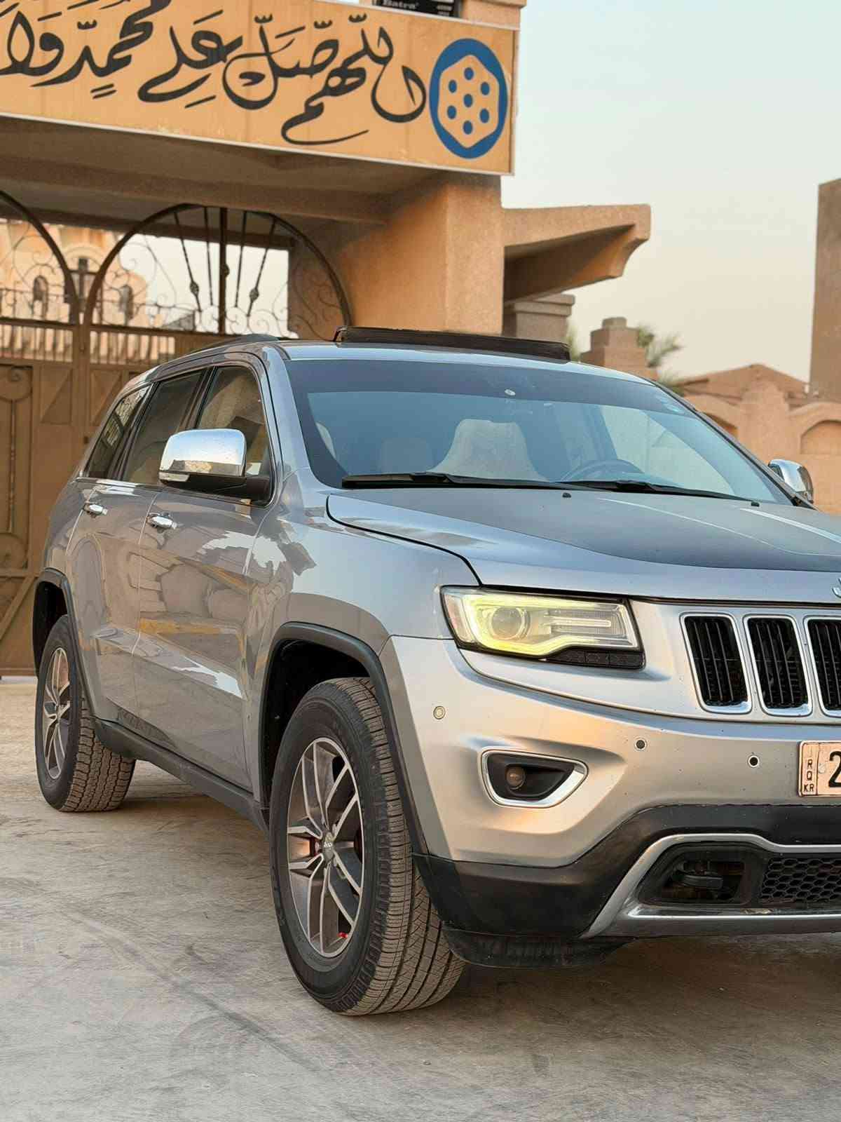 السلام عليكم جيب ١٤ خليجية فول موصفات رقم اربيل بنيد مبدل أصلي ترهم مراوس وباما وجارج صدر جديد تخم تاير سنوية جديده وهزة تريد تحويل تريد وكالة وبيها منضومة غاز  ((واسط//سعر ١٦٨//نعمانية ))***********
