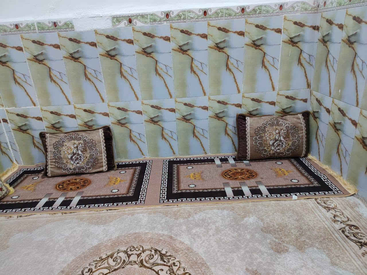 دار للبيع المساحه 50 متر طابق ونص صب كونكريت بناء جناي حي النداء ب46 قريب من شارع كربلاء وقريب من شارع المجمعات طابق الارضي غرفه صاله مطبخ صحيات الطابق الثاني غرفه صاله
 للاستفسار اتصال
 ***********
واتساب متوفر او مراسله الصفحه
