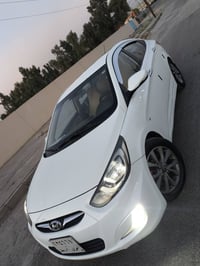اكسنت ٢٠١٢ • ابيض • كير شرط