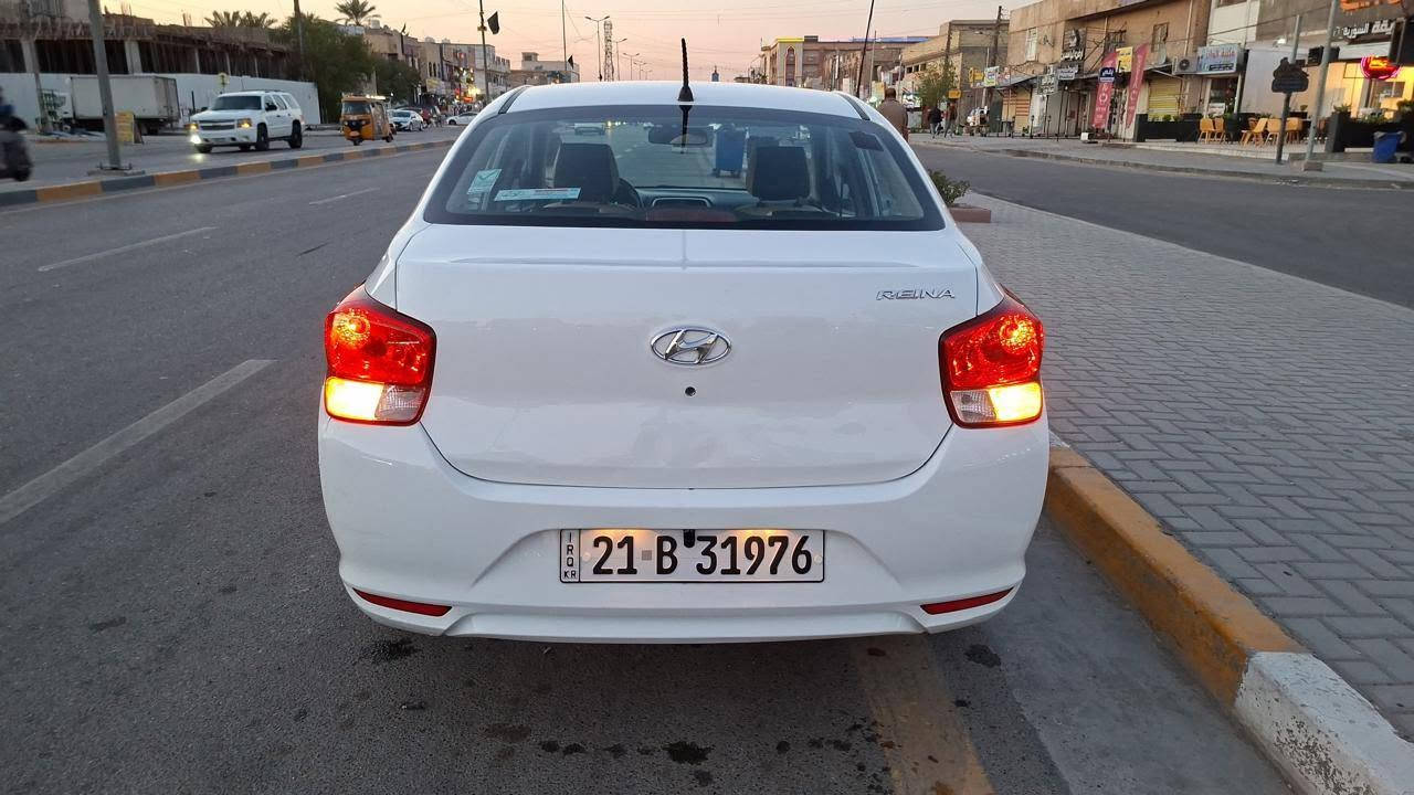 السلام عليكم 
هونداي رينا خليجي 2020 
محرك 1600 دبل قطرة المرغوب
مكفولة من الصبغ 
بيه شبر بارد بالجاملغ مال السايق وبيه رصعات بالجنطة
شاشه كامره داش كام 
دوشمة ارضية وكشنات
 صدر تبريد تخم تاير جاهزه 
رقم سليمانية انكليزي جديد 
سعر107$ بيه مجال
 *********** 
بغداد الكرخ
