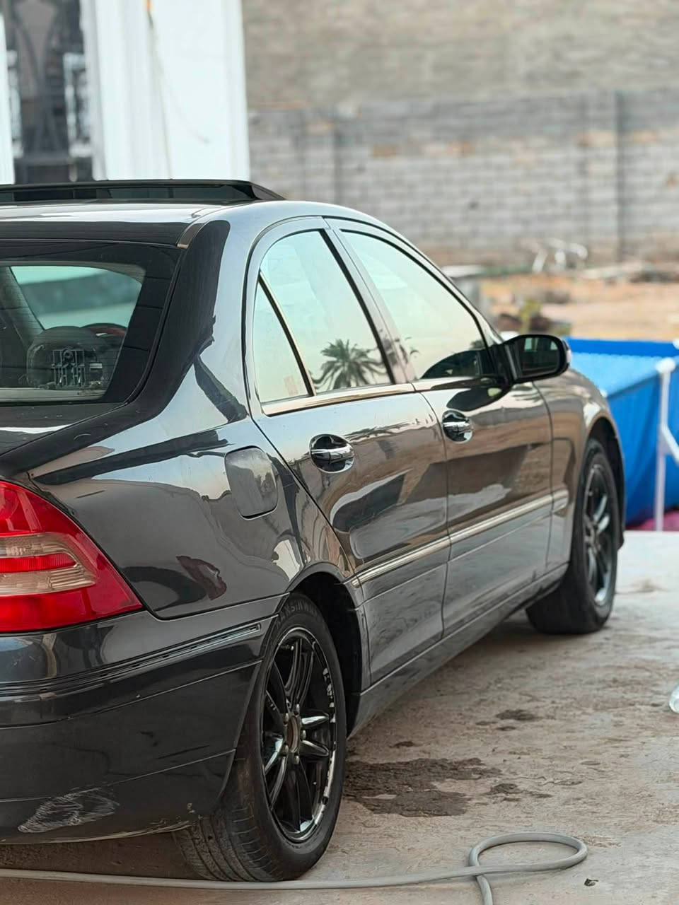 السلام عليكم مارسدس c320
موديل 2002 سياره مابيها اي نقص تبريد شغال شاشه محرك وكير مكفولات سعرها 64 وبيك خير وتدلل ماكو هيج سعر والله 
مكاني السياره بغداد/ تاجي 
***********

