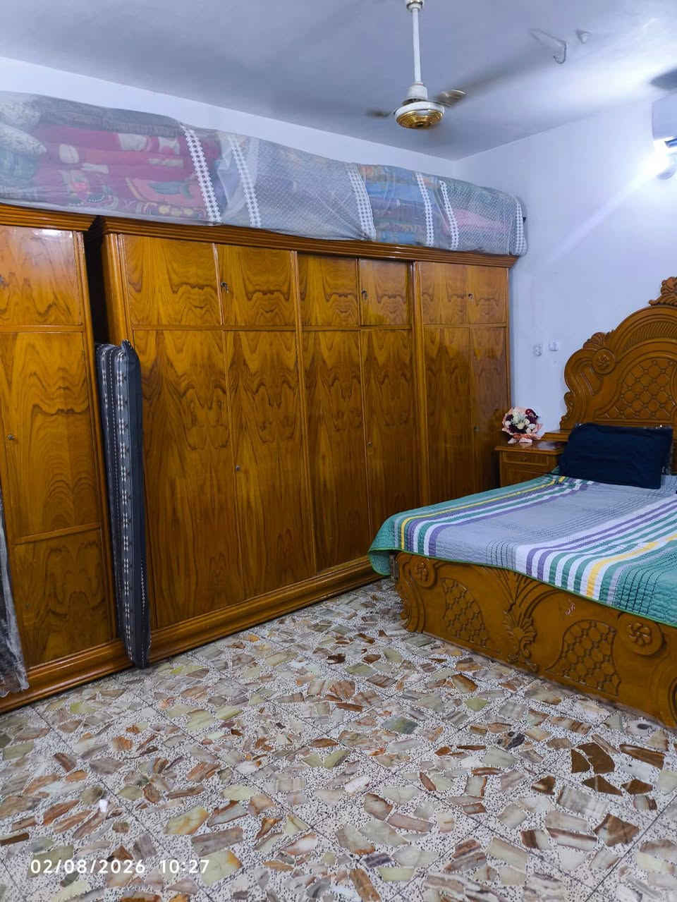 سلام عليكم بيت 100 متر مربع
يتكون البيت من غرفه وصاله واستقبال ومطبخ وحمام داخلي وخارجي
البيت مال جناي مو سوكي صب فوك وجوه
الكاونتر ويا البيت
صب فوك وجوه سراميك كاشي كله جديد تجي تشوف بعينك سند ٢٥ مشمول بتطويب
عنوانه مقابل باب قريه الغدير شارع المؤسسسه
عرض الشارع ١٠ متر
سعره 55 وبي مجال
***********
