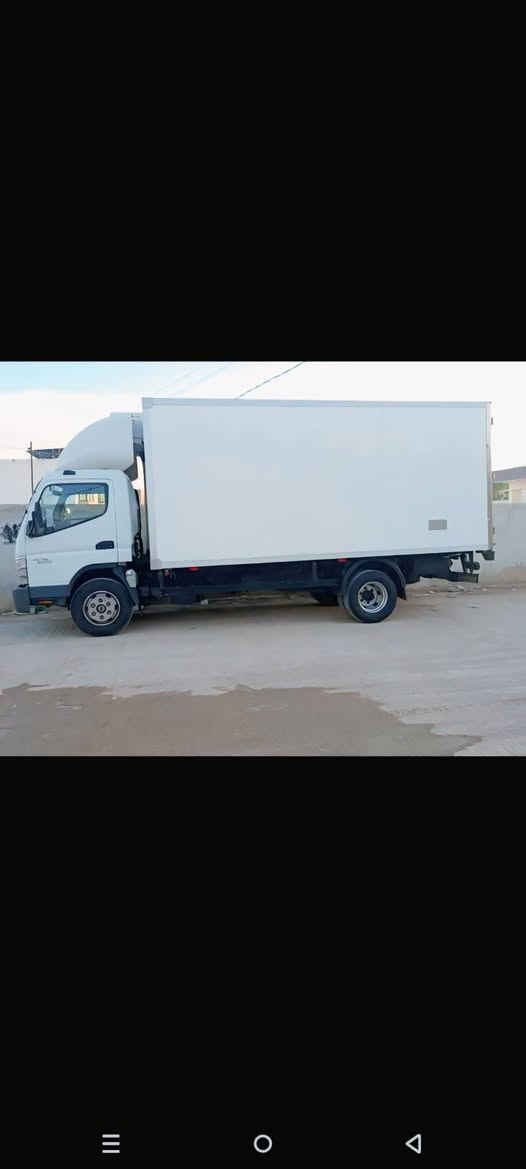 الخلفي والقماره السعر 240وبيه مجال قليل الاستفسار الاتصال عله الرقم ***********والشراي بيه خير ويدللالسلام عليكم للبيع كنتر براد موديل 2011سنويه جديده طول 5متر السياره مكفولة من كلشي كير محرك اكسل شاصي السياره جديده تبريد شغال
