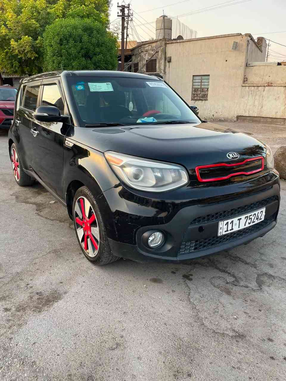 كيا سول 2016 فووول مواصفات عدا البصمة محرك 2000 gdi بانوراما كشن كهرباء شاشة وكامرة اصلية سماعات انفنتي ودمام ويلكب 18 كروم لايت LED وعدسة وزنون شمسي بگلايت LED انارة داخلية LED صاج اسود ملكي مري شفط وبعد مواصفات هواي رقم بغداد الدولي والسنوية بإسمي والهزة جديدة حادثها  چاملغ وباب السايق بدون دواخل وبدون آيرباگ وبدون تبديل كلها ليبل واحد السعر ( 98 ) ورقة الشراي يتصل لا تراسل عالخاص لان مغلق *********** مكاني الزعفرانية أو بغداد الجديدة
