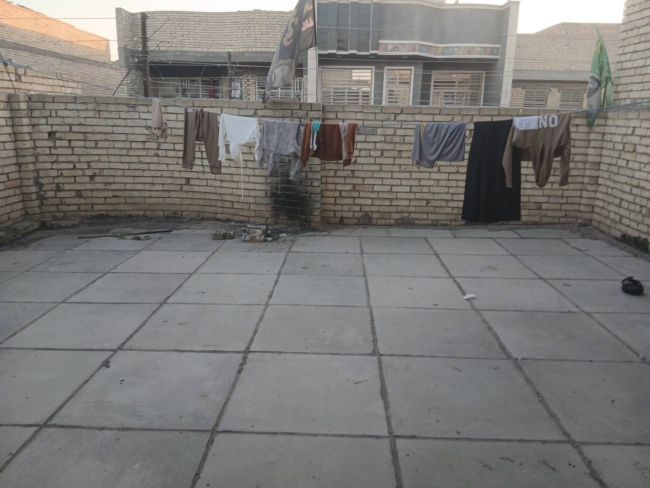 بيت للبيع مساحته ١٥٠ متر بل معوقين نهايت شارع الوازات بكاع ابو رشاد السعر ١٢٥ وبي مجال الهاتف ***********
