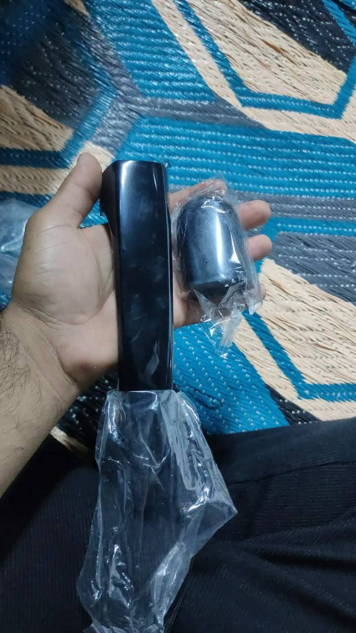 من رخصة الادمن يدة خارجية سبورتج 2006الى2010جديدة لون اسود وابيض سعر الزوج 25شامل التوصيل***********عقيل
