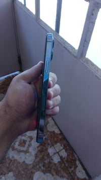 كزاز مكسور • شاشة مستبدلة • بطارية ٨٥٪