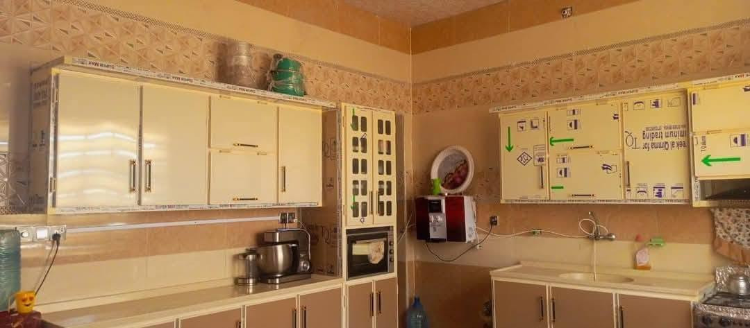 #بيت للبيع
الفظليه قريه الزهراء يبعن عن الشارع العام قطعتين البيت جاهز من كلشي
مساحة ٢٠٠ م
بنائه طابوگ ٢٠٢٤
استقبال جبيره
وصاله جبيره
ومطبخ
وغرفتين كبار
ومنور وحمام داخلي
وكراج
السعر ٦٥ وبيه مجال قليل
***********

