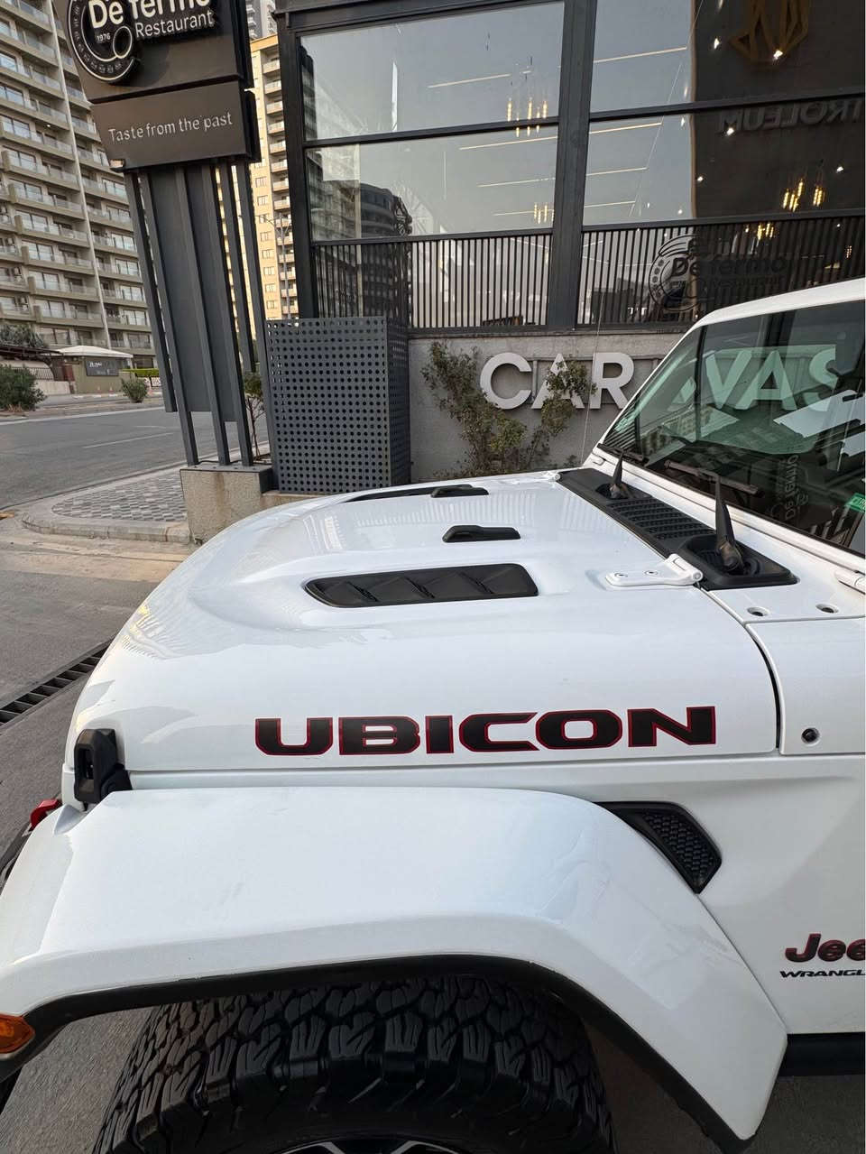 Jeep wrangler 2023 rubicon
سەیارەکە فول مواسەفاتی روبیکۆنە  
شاشە و کامێرا 
سیستەم ساوند 
قفلی ئەکسلەکان 
زۆر مواسەفاتی تر 
مەکینەی ٢٠ تۆڕبۆیە
حادیسەیەکی زۆر خەفیفی هەیە بەس دەعامیەکەیەتی 
ئێرباگ سوکان تەقیوەو دانراوەتەوە 
٢٠ هەزار ڕۆشتوە 
تەحویل وەکالە بە شەرت نرخ :٢٧٥
*********** السليمانية, العراق
