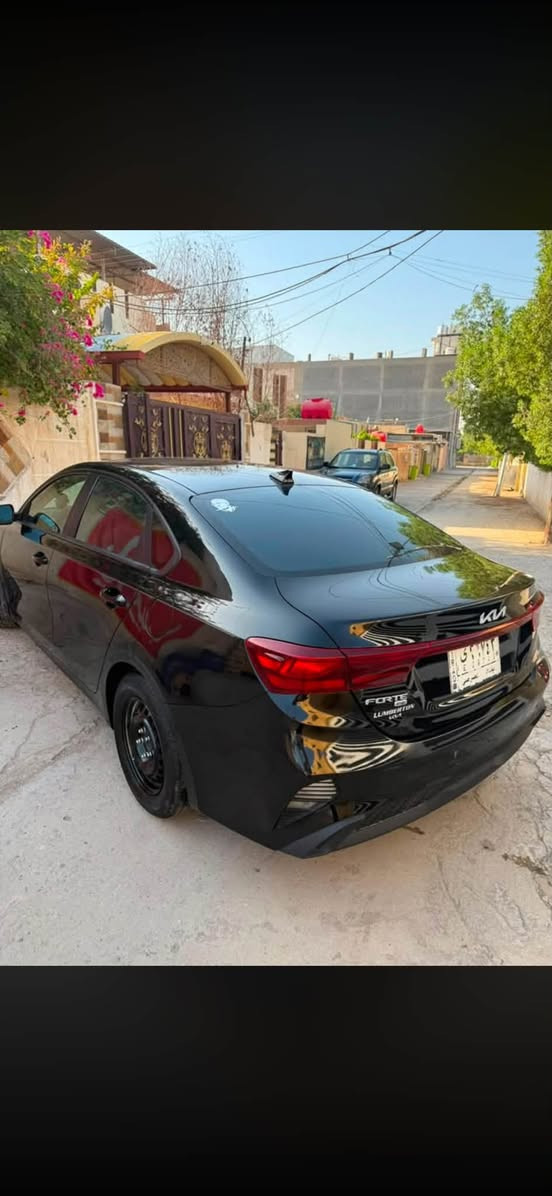 كيا فورتي 2022 امريكي✅
رقم بغداد معوقين اسويلك وكاله 
حادث/ بنيد امبدل 
كلير من امريكا صفحة كامله 
بدون دواخل 

ماشيه 72.000ميل 

مواصفات عاديه :✅

( محرك 2000 دوش , تحكم استيرن ، شاشه , كامرا ، تحديد مسار ، رادار ، كروس سرعه ، مانع انزلاق ، 3 وضعيات قياده )
وباقي المواصفات المعروفه .

سعر 125 ورقه 
العنوان واسط صويره 

***********

