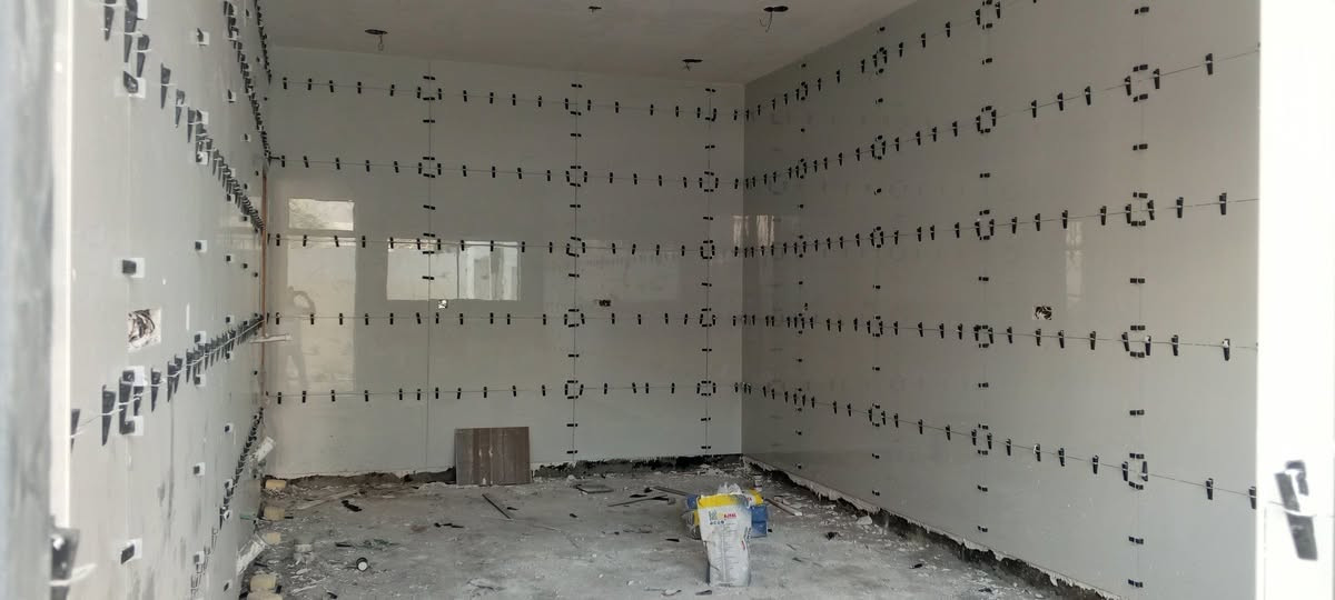 كادر سراميك • جدران • أرضية ودرج