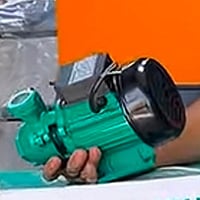 ثلاجه شغاله كلشي مابيها  وماطور مال مي للبيع هم يشتغل للبيع تواصل عل. ...