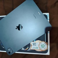 ايباد ١١ برو M4 • ٢٥٦ • بطارية ٩٠٪