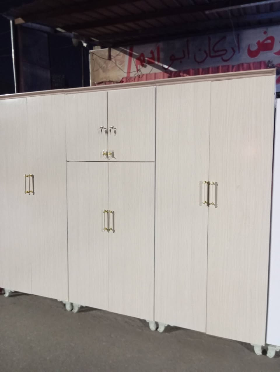 يوجد لدينا أنواع غرفة نوم صاج أو تركي حسب طلب استفسار ***********
