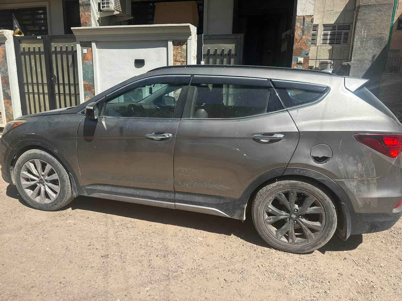 سنتافيا 2018 سبورت فول الفول
محرك 2000 تيبربو تحكمات ستيرن تدفئة وتبريد بالكشنات توقف ذاتي تحديد مسار وقياده ذاتيه ثلاث انظمة قيادة بانورما السقف المكينة جديدة شديتها قبل كم شهر صفر كيلو متر لايت بلادي باربع انظمة وكشافات ضباب 
السيارة وارد امريكي وبيها چفيه بالصفاح 
النواقص : 
جكات للباب الجنطه 
برمجة للكهربائيات لان الكلوبات بالدشبول مشتغلة
اشاره الجهة اليسرة واكفه 
البانورما يحتاجلها تبديل الرافع لان تفتح بس الجام بدون رفع 
السيارة رقم نجف دولي تحويل وين متريد وباسمي شرط التحويل 
السعر 136 وبيها مجال ***********
