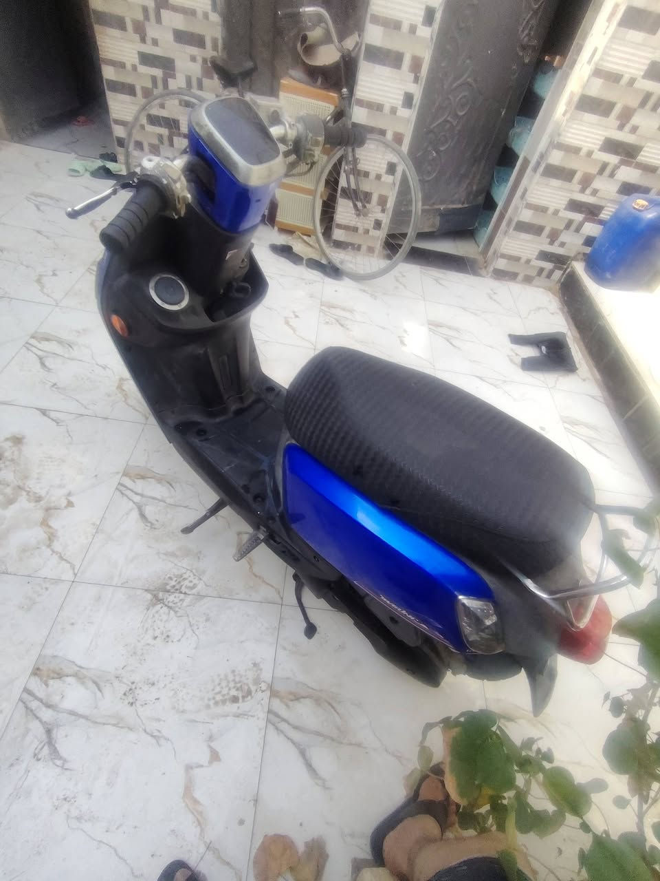 بوليسي مسطره بدهي بلايلون ٢٠١٤ نضيفه كلش قبل فتره خذوهه حاويه بواحد او٦٠٠ وانه خذته منهم وريد ابيع قفل بدون دهره بمليون تعال شغل سلف وطلع الكربله شرط مكاني سوك الشيوخ متوازي متواجد خاص او اتصل ***********
