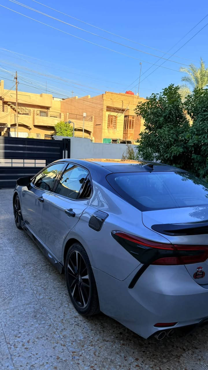 السلام عليكم

تويوتا كامري xse 2020 فل مواصفات اعلى فئة للبيع
رقم بغداد بأسمي
السياره ماشيه 61 الف مايل فقط
سياره استعمال شخصي
مواصفات السياره:
* بانوراما
* توكلر أصل من الشركة يعني القمارة والتكم أسود بلاد مو تغليف
* بصمة وبصمة أبواب
* سستم سماعات JBL بلدي
* نقطة عمياء
* رادات محيطية
* قيادة ذاتية مع المحافظة على المسار
* مانع تصادم
* هاند بريك بصمة
* مراية وسطية كهربائية
* كراسي كهرباء مع تدفئة كشنات
* ويل 19 إنج خاص مال XSE يختلف عن العادي
السيارة نظيفة جداً، مسويله إدامه كاملة قبل شهرين.
بلكات أصلي، نوزلات، تخم تاير جديد أصلي، السيارة كاملة بدون أي نقص.
مكينة كير مكفول.
حادث السيارة فقط جاملغ خلفي ومصبوغ على كد الضربة، فقط تصليح درجة أولى.+ بارد في الباب خلفي بسيط 

السعر المطلوب: 19.800دولار

والسيارة ممتقارن بباقي السيارات على نظافتها ومواصفاتها.

مكان السيارة: بغداد حي الجامعة

للاستفسار ***********.
