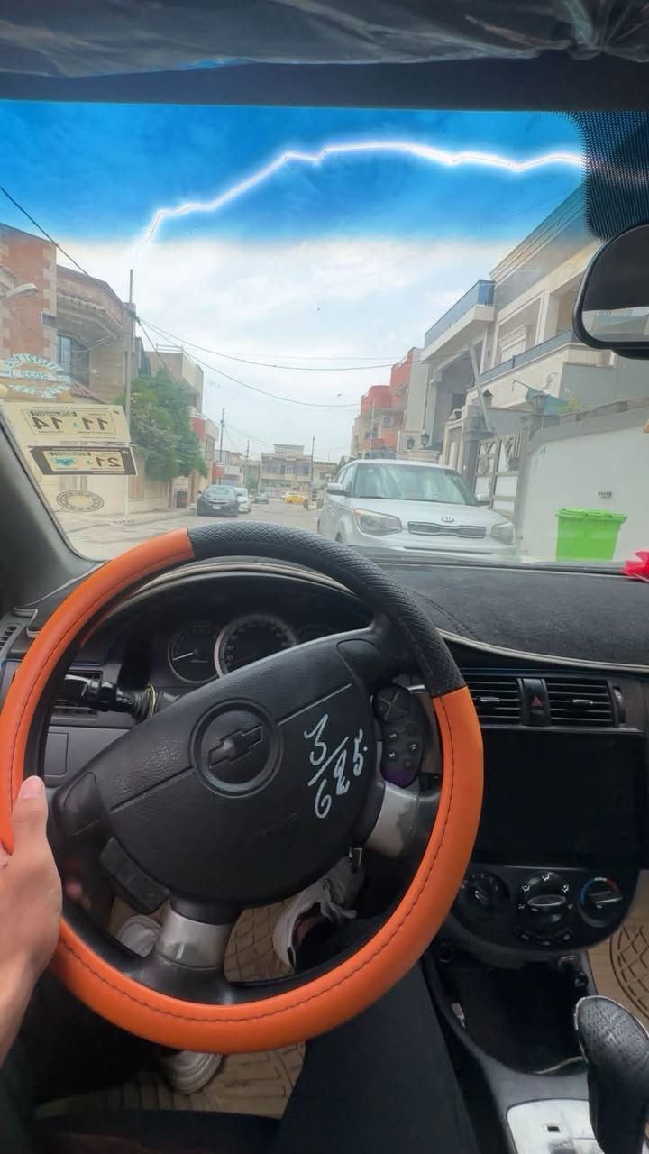 السلام علكيم 
للبيع اوبتراء موديل ٢٠٠٨ 
 سيارة بسمي 
بيها صندوق وبوند وسقف تقحيل 
 السعر 70 وبي مجال 
***********
