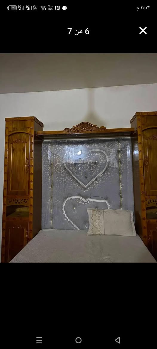 السلام عليكم غرفه صاج للبيع مستخدمه شي قليل الزاوية كنتوري موديل حديث المكان الحويش السعر مليون 100 بيها مجال واتصال على رقم الهاتف ***********
