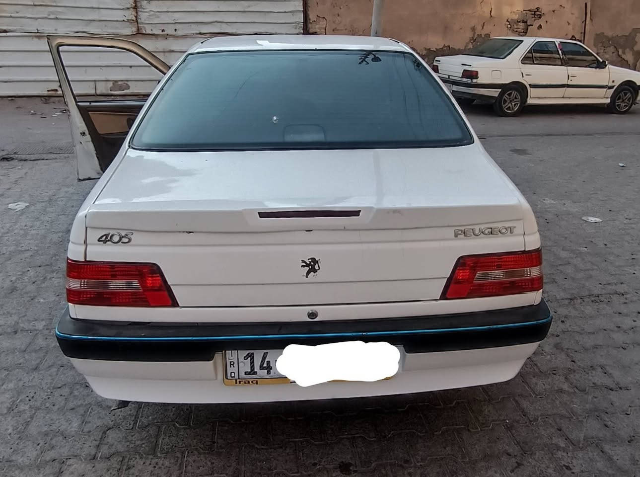 بيجو  مديل 2014 

السعر 42 ورقة وبيه مجال بسيط ، السنوية صارلها 5 اشهر من منتهيه راعيها موجود يمي ويريد شرط التحويل اذا مو تحويل لا تراسل ولا تتصل ، رقم انكليزي غرامات ماعليها ، كير ومكينة شرط تفحص اذا بيه شي لا تاخذها وين تريد توديها يافيتر اروح وياك وبخدمتك لأن سيارة واثق منها والحمد لله، تبريدها شغال ثلج كهربائيات شغاله ، سبير وياها ، مسجل شغال بلوتوث ، وكدامكم بالصور السيارة حلوة وتجي وتشوف بعينك وافحص  والله يوفق ويرزق الياخذها 

مامتواجد على البرنامج فقط واتساب وعلى الشريحة وهذا رقمي ***********

