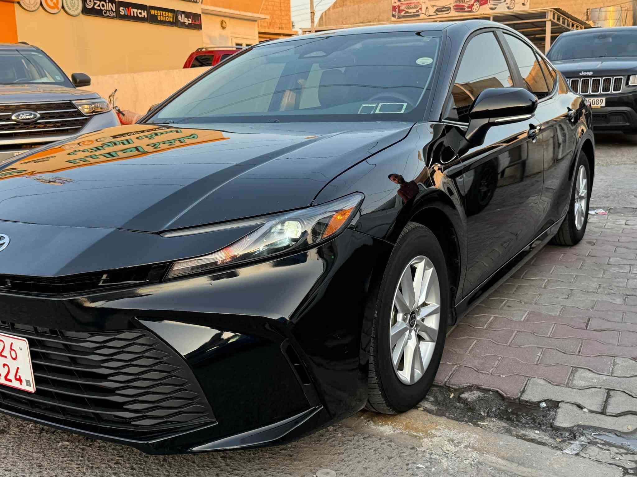 السلام وعليكم نوع السياره  تويوتا كامري 📦
مواصفات  LE 
36mil ماشيه📦
هايبرد HEV ✅
بصمه شاشه 
رادار امامي + جانبي
شاحنه وايرليس
ربع بونيد صبغ فقط 
بدوين ايرباك بدون دواخل
يترقم شمالي فقط 
السعر 225$ وبي مجال
للاستفسار ***********📞
العنوان ديالى خانقين / معرض خانقين للسيارات✅

