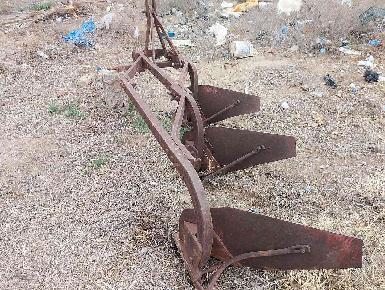 السلام عليكم فدان للبيع حجم 12 جاهز لشغل ***********
