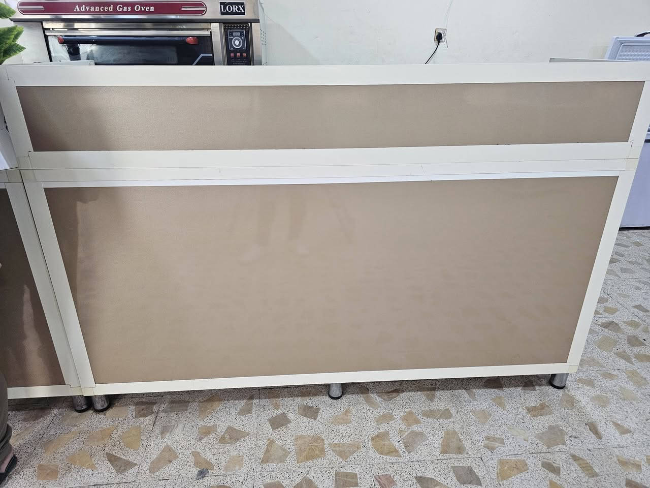 ٣ ميز • كاونتر