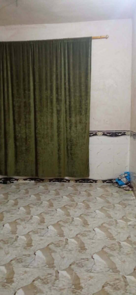 بيت مساحه 275متر بنا طابوك السقف صب
غرفتين نوم 5في 4

صاله 9في 4

مطبخ 6في 4

ستقبال 8في 4

قرب أسواق حسون مخيف 

سعره 95 استفسار مراسله الصفحه خاص

نص مكتوب في الصور:
- SHOT ON REDMI 9 AI QUAD CAMERA
- ٤:٣٠ م
- ١٥ يونيو، ٢٠٢٤
- ١٠:٤١
- SHOT ON REDMI 9
- AI QUAD CAMERA