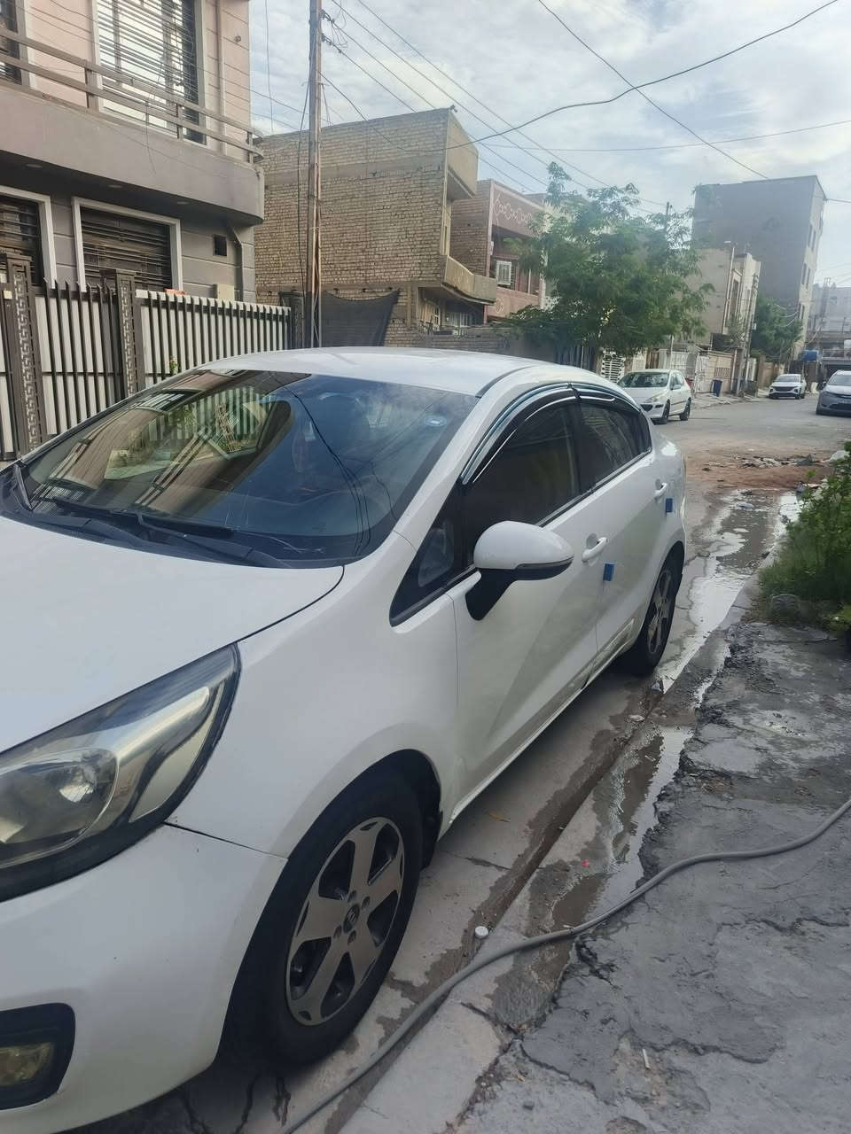 السلام عليكم كيا ريو ٢٠١٢ خليجي ١٦٠٠ بيها صبغ فق بالجاملغ اليمنى وتكحيلات وجراد خفيف محرك خير من الله شلعة تشك الكاع ادونز نهائي ماكو وتنقيص مابي بس من القبق بخار خفيف والسياره كلش حلوه رقم اربيل الجديد وهزه جديده سعر٨٢؟$وبي مجال مكاني بغداد دوره 
***********
