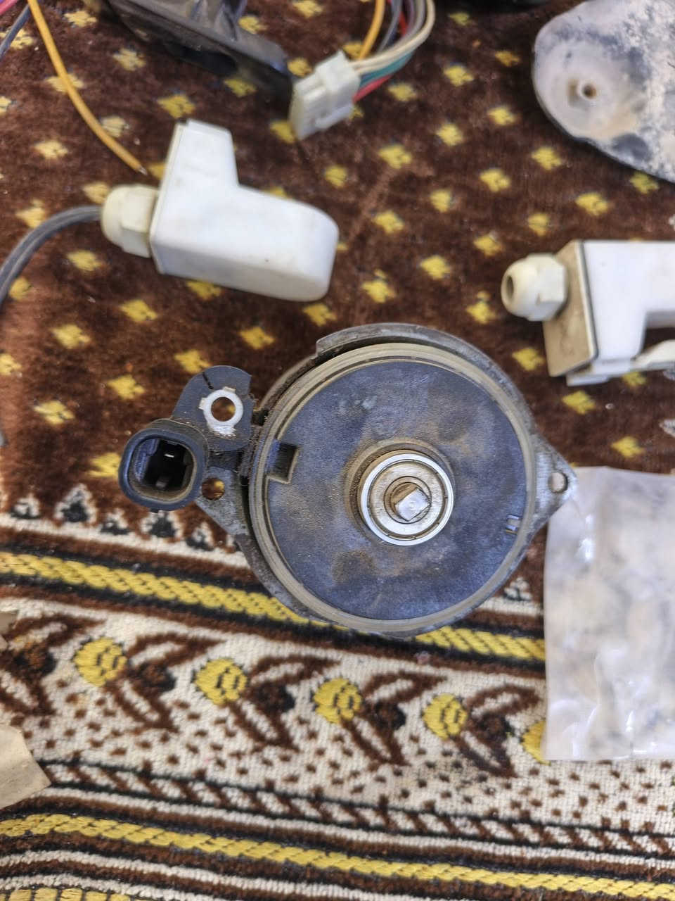 السلام عليكم غراض تيكو موديل ١٣ زيدات عندي قيم وخذ بلي يرضي الله بنتي بغداد ***********
