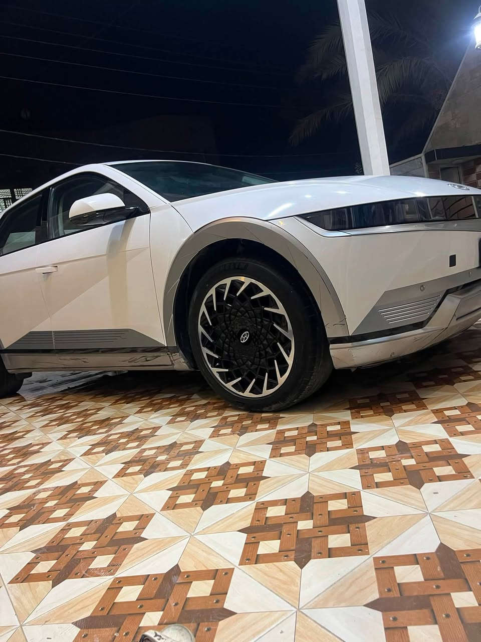هونداي 
 ايونك 5🚙 2022 ماشيه 80 الف كيلو
رقم بغداد بسمي 
تمشي بل شحنه كامله 550 كيلو 
بدون صبغ 
السعر على خاص او فون☎️***********
