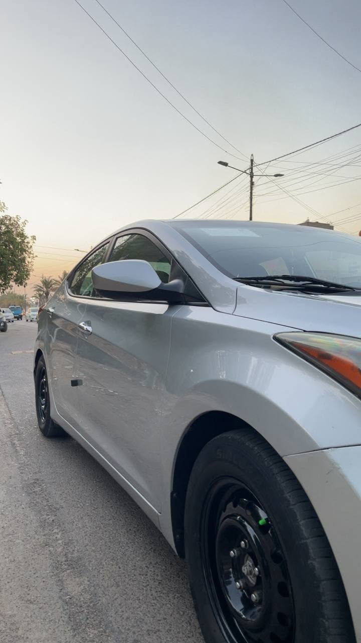 السلام عليكم إعادة النشر بسبب الوعود الكاذبه   موديل ١٤ وارد أمريكي بيه جاملغ خلفي وراشين الباب ويا من أمريكا عكس السايق وبالعراق بيه داير جاملغ خلفي ليبل واحد مابيه قطرة دواخل بجم كبس كير محرك شرط تبريد ثلج السياره عليه ادامه كامله     منظومة زنون لد داخلي سياره ممتعوبه استخدام شخصي سعره 105$وبيه مجال للشراي للاسفتسار *********** العنوان بغداد
