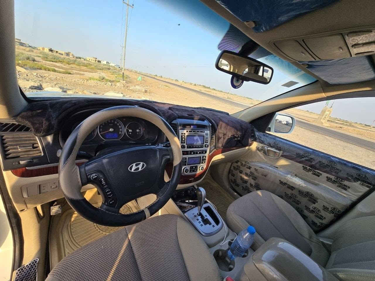 السلام عليكم للبيع فقط سنتافي موديل 2009خليجي فول مواصفات
6 سلندر 
حجم المحرك 3.300 
7 راكب 
كشن كهرباء
 مري شفط 
ثلاث قطع تبريد
سلايت روف 
كير محرك كفاله 
تخم تاير جديد 
تبريد شرط مال جناي السياره

رقم انكليزي سنويه ل 31هزه جديده قبل اسبوعين وبأسمي حصرا 
السياره جاهزه من كل النواحي 
كهربائيات سليمه 
كير ومحرك ما مفتوحات كفاله 
حدادية سليمه 
السياره نظيفة وما متعوبه
السعر 127 وبي مجال بسيط 

مكان السيارة ذي قار قلعة سكر  
للاستفسار *********** اتصال 
*********** واتساب فقط
