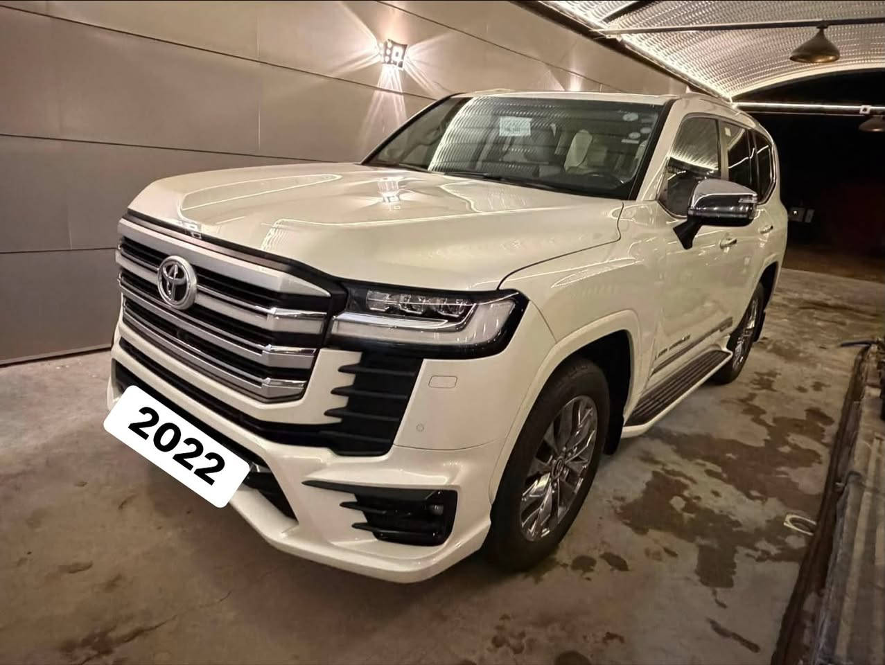 لاندكروز VX • ٢٠٢٢ • ٦٤ الف