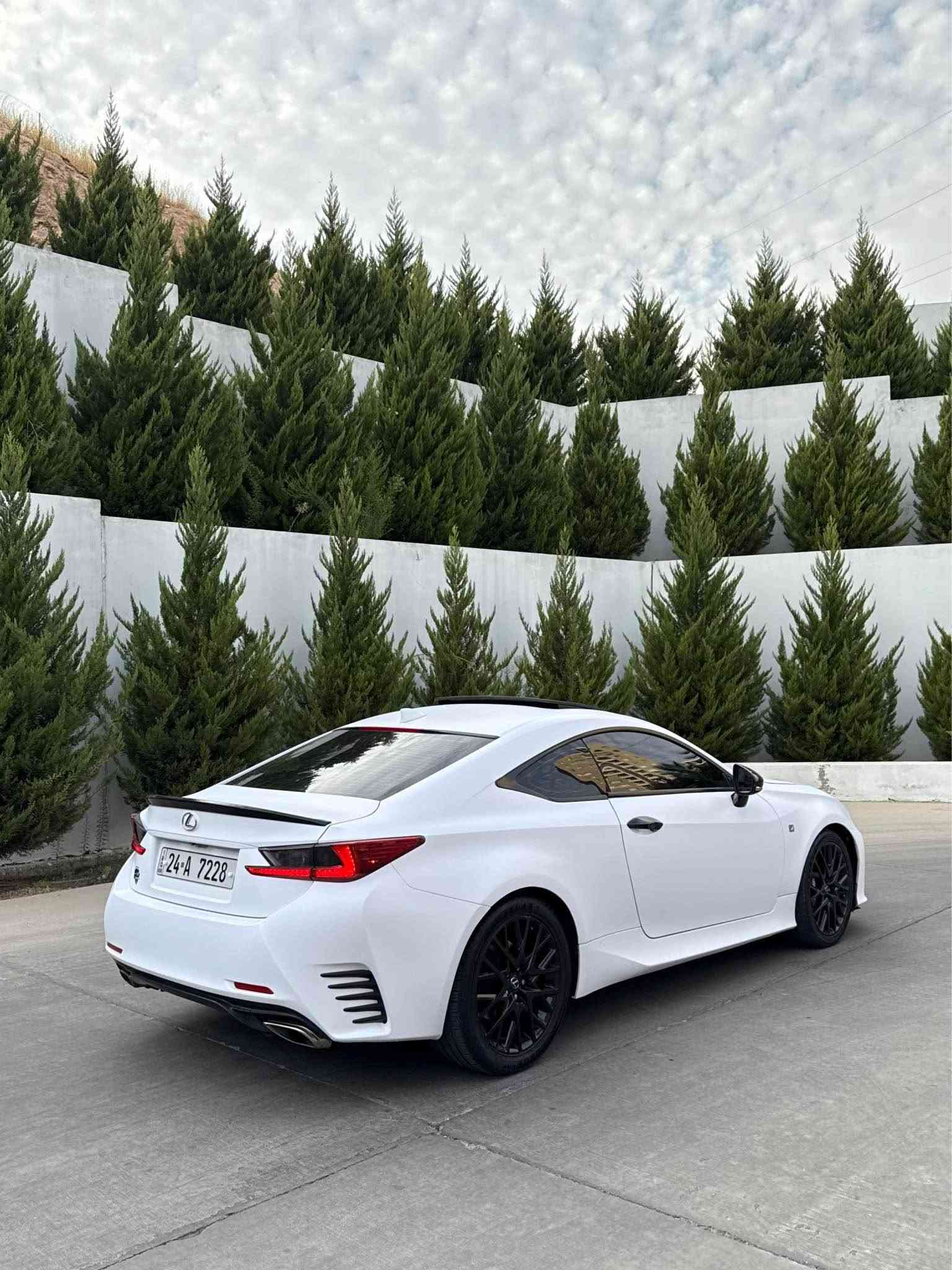 ...﷽ ...

 من المميزات و النوادر  Lexus RC-200 F Sport 

الموديل : ٢٠١٧ | 2017
اف سبورت أعلى فئة | F sport
السيارة مغلفة PPF 

فول فول مواصفات 
داخل احمر - كشنات تبريد تدفئة + خزن
فتحة سقف سلايت - كيج الكتروني متحرك
رادار و نقطة عمياء كامره و تحديد مسار 
وحساسات و سقف شامو و بعد كلش هوايه مواصفات 

اخوان السيارة بيها ٣ مكانات صبغ  بدون دواخل
ايرباك سستم حادث سطحي

 السيارة رقم دهوك بشرط التحويل
ملاحظة رقم السياره مو وياها انطيك غير رقم

محرك 4 سلندر توربو 
ماشية فقط 90 الف مايل 

مكان السياره دهوك 
( السعر 135 ورقه فقط )
و ليشوفها غالية يعبر المنشور بكلمة طيبه 

*********** | *********** دهوك, العراق
