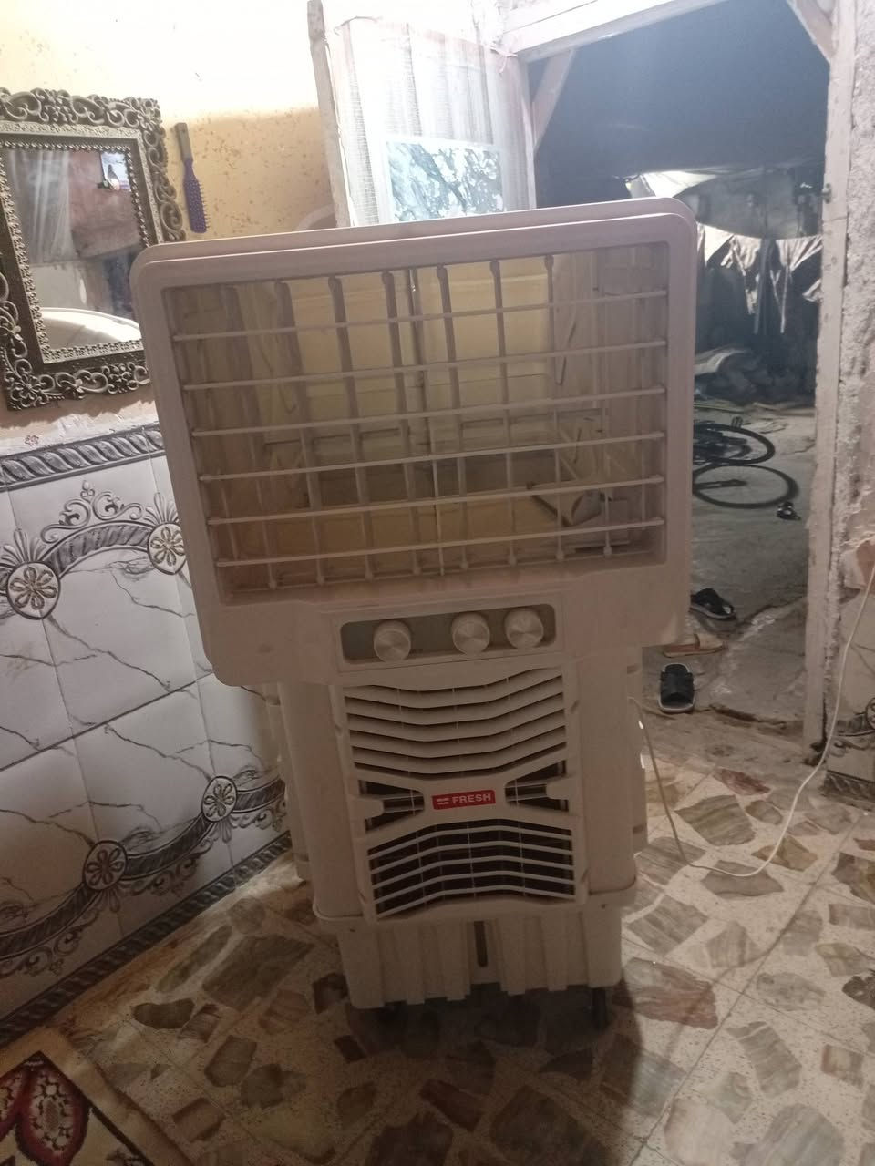 سلام عليكم مبرده نوعيه فريش احسن نوعيه شرط ثلج على المولده ثلاثه سرعات السعر 325 وبيهامجال للاستفسار على الرقم ***********

