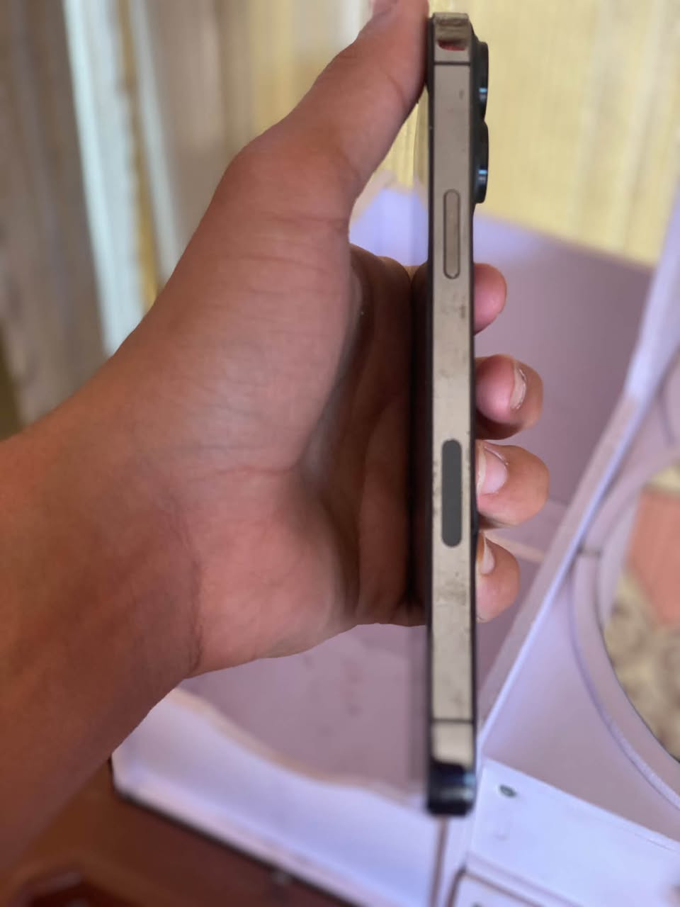السلام عليكم
للبيع ايفون 13برو ماكس 

لون نفطي 

ذاكره 256

بطاريه 79بلاديه  

الجهاز مستبدل شاشه نوعيه زينه 

والضهر بي فطر خفيف 

نضافه 100

كلشي شغال 

فيس ايدي ✅

كامرات ✅

سماعات ✅

هزاز✅

كلشي شغال ✅

السعر ب475 وبي مجال 

المكان تكريت 

الاتصال ***********
