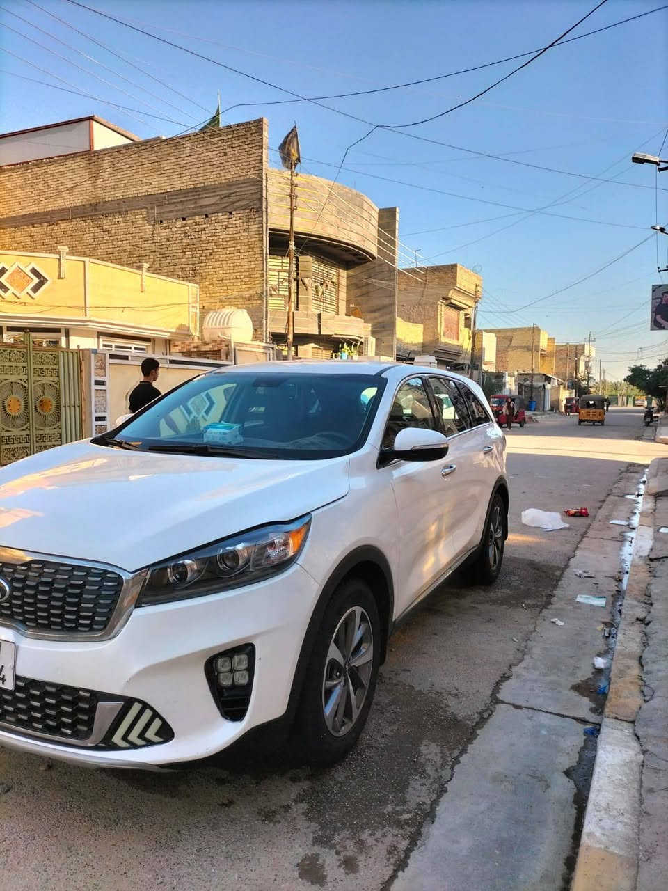 سلام عليكم سورنتو مديل 2020 محرك 6 ماشيه 105 الف السياره بسمي رقم بغداد ليبل واحد بدون تبديل لا شاصي ولا لغد تخم تاير جديد  صدر خلفي وامامي نضيف وارد امريكي مواصفاتها كامره دواره شاشه اشاير بلمري  7 راكب  حادثها طخطخات  بيها صبغ قطع السعر 167 وبيها مجال  مكاني بغداد هاتف ***********
